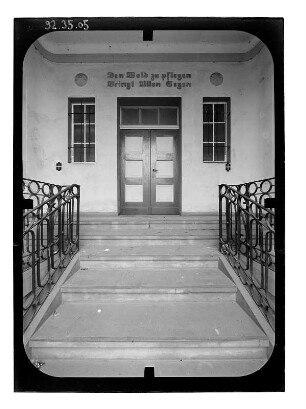 Eberswalde, Schicklerstraße 5. Alte Forstakademie (1793, Umbau 1903). Straßenfront (Teilansicht)