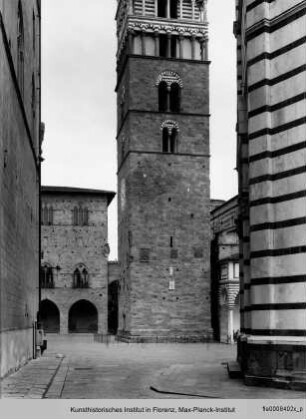 Piazza Duomo, Pistoia