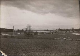 Hi[rschfelde]. Hochwasser: Aus Richtung Gießmannsdorf gegen Gelände links von Drausendorf. Pegelstände: Bei der Aufnahme 220,60; Höchststand (27.10.) 221,45; Normalstand 218,20