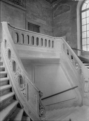 Kurländer Palais, Inneres, Treppenhaus