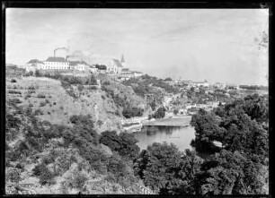 Znaim (Znojmo, Tschechische Republik). Stadtansicht über die Thaya (Dyje) gesehen