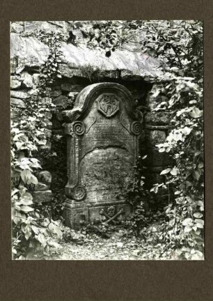 alter Friedhof, Grabstein des Ratsverwandten Joh. Ludwig Fritz Bechthold, 1770 ?