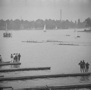 Ruder-Regatta in Grünau, 1973. SW-Foto © Kurt Schwarz.