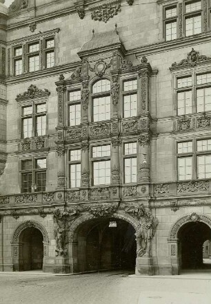 Dresden, Residenzschloss : Dresden-Altstadt. Residenzschloss, Georgenbau. Erker und Durchfahrt der Nordseite
