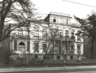 Dresden-Blasewitz, Loschwitzer Straße 21. Villa "Sankt Petersburg" (1872)