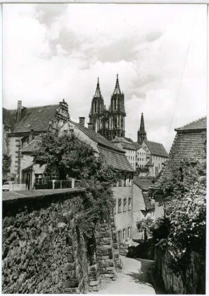 Meißen. Blick zum Dom - Rote Stufen