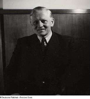 Portraitserie Richard Kuhn