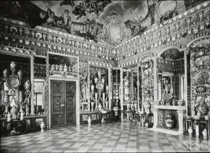 Berlin, Schloss Charlottenburg, Altes Schloss, Westflügel, Porzellankabinett, R. 95, Gesamteinsicht, vor der Zerstörung.