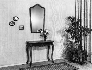 Konsoltisch mit Wandspiegel