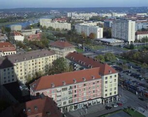 Dresden-Altstadt. Bebauung zwischen Gewandhausstraße, Wilsdruffer Straße und Ringstraße. Blick vom Rathausturm über Pirnaischen Platz und Rathenauplatz nach Nordnordost gegen Johannstadt und Höhenzüge der Dresdener Heide