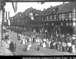 Turnfest der Turnvereine in Wolfenbüttel Enthält: Umzug der Turnvereine durch die Lange Herzogstr.