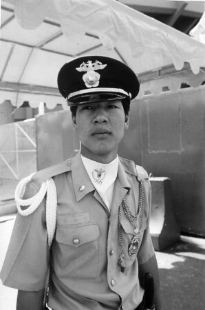 Seoul, Süd-Korea 1988, vor der Olympiade bekamen die Polizisten neue Uniformen