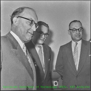 Besuch von Dr. Siegfried Balke (Bundesminister für Atomkernenergie und Wasserwirtschaft (BMAtW)) auf dem Gelände der Kernreaktor Bau- und Betriebsgesellschaft (KBB)