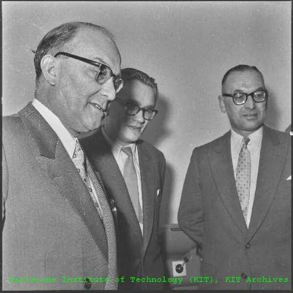 Besuch von Dr. Siegfried Balke (Bundesminister für Atomkernenergie und Wasserwirtschaft (BMAtW)) auf dem Gelände der Kernreaktor Bau- und Betriebsgesellschaft (KBB)