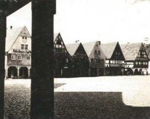 Schönberg (Sulików). Fachwerkhäuser mit Laubengang am Markt