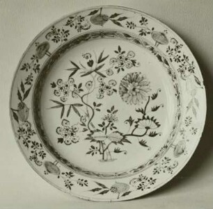 Teller mit Zwiebelmuster