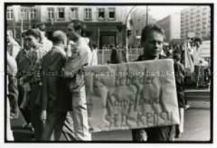 Maidemonstration auf der Karl-Marx-Allee, 1988
