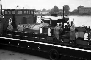 Weil am Rhein: Motorschiff Freiburg; Minister auf dem Schiff