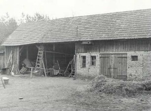 Wirtschaftsgebäude in Sprey : Bauwesen - Wirtschaftsgebäude und Gehöfte. Ort: Sprjowje / Sprey. Haus Nr. 10. Schuppen.