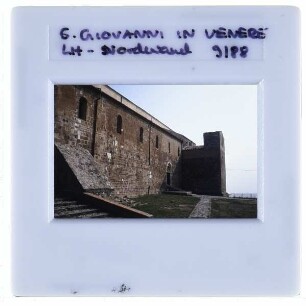 Fossacesia, Abtei S. Giovanni in Venere : Langhaus, Nordwand nach Osten