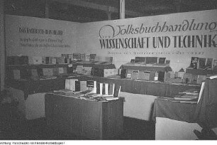 Schaufensterauslage einer Buchhandlung, Volksbuchhandlung Wissenschaft und Technik