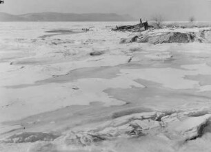 New York, Blick über den zugefrorenen Hudson River im Winter