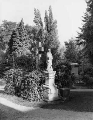 Ehem. Friedhof mit Karnerkapelle St. Michael; Limburg, Domplatz 1, Steiger, In der Erbach 2a, In der Erbach 2, Domplatz, Am Dom