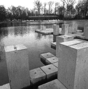 Wassergarten an der Westseite des neuen Schloßgartensees, geschaffen im Rahmen der Bundesgartenschau 1967.