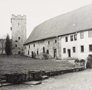 Wohn- und Wirtschaftsgebäude : Wasserburg (Museum). Verließturm und Wohn- und Wirtschaftsgebäude