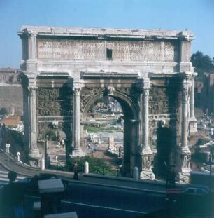 Rom. Forum Romanum. Septimus-Severus-Bogen, Triumphbogen (errichtet 203 n. Chr.)