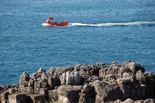 Atlantikufer mit Fischerboot