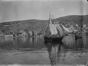 Segelschiff : Schiff auf dem Bosporus