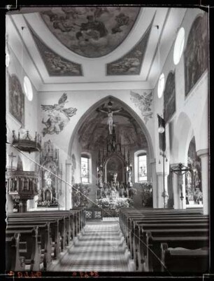 Kirche innen nach Osten