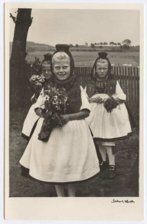 Gruppenbild in Tracht