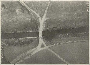 Wegspinne westlich der Bahngabel östlich Pipping (800 m)