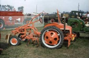 Fotografie: Traktor, Geräteträger, Zwischenachsanbau