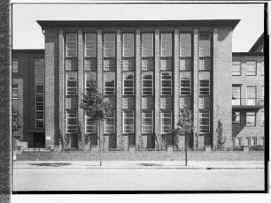 Schule Bogenstraße (Hamburg-Eimsbüttel): Mittelbau : SchumacherWV Nr. 301