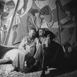Salvador (Bahia). Der Maler und Graphiker Hansen-Bahia (1915-1978) mit seiner Frau