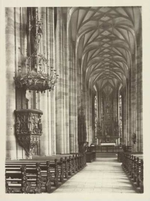 Dinkelsbühl. Inneres des Münsters St. Georg (1448/1499)