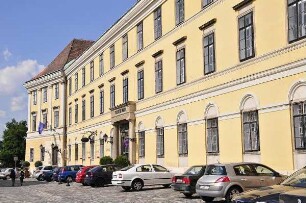 Budapest - Historische Gebäude auf dem Burgberg : Restaurierte historische Gebäude auf dem Burgberg. Aufgenommen in Budapest am 13. Juni 2011