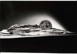 Deutscher Pavillon auf der Weltausstellung, Osaka: Entwurf mit Kugelauditorium