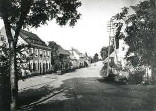 Mohorn-Herzogswalde (Kreis Freital). Freiberger Straße im Oberdorf