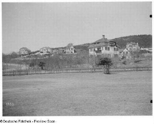 Villen nahe der Augusta-Victoria-Bucht in Tsingtau : Weltreisen. China. Tsingtau. Villen nahe der Augusta-Victoria-Bucht