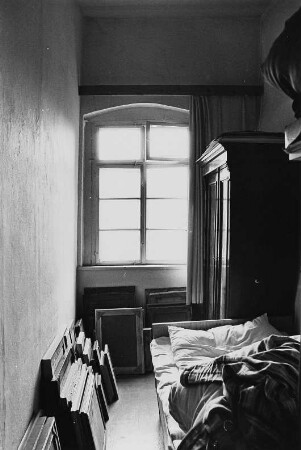 In der Wohnung des Malers Hans-Peter Hund