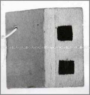WHW-Abzeichen, Holzspielzeug: Haus, 4. Reichsstraßensammlung vom Dezember 1942, durchgeführt von HJ/BDM