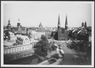 Dresden, Die Türme der Stadt : Dresden-Altstadt. Blick vom Hotel Weber am Postplatz nach Osten zum Zwinger, Residenzschloß, Taschenbergpalais und Sophienkirche