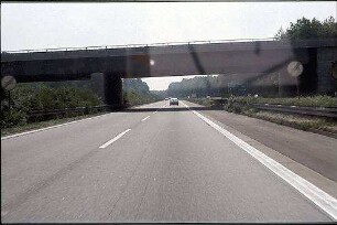Hauptfahrbahn West (Karlsruhe Richtung Basel): Brücke von Norden