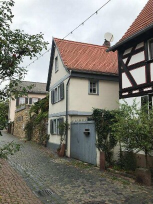 Hochheim am Main, Rathausstraße 33