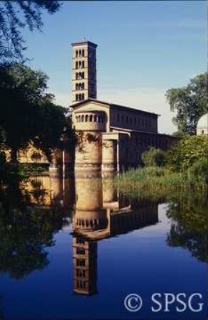 Potsdam, Park Sanssouci, Friedensgarten mit Friedenskirche.