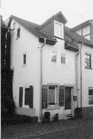 Wohnhaus; Gelnhausen, Burgstraße 32